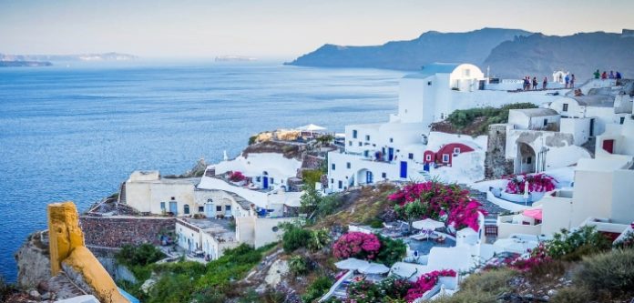 santorini-main-1x