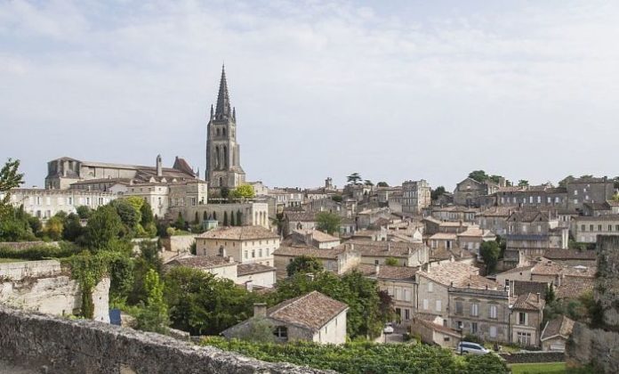 bordeaux-main-ok'