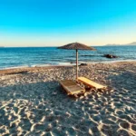 https://unsplash.com/photos/brown-wooden-beach-lounge-chair-on-beach-during-daytime-yqWgSle0I7Y