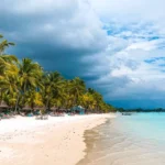https://www.pexels.com/pl-pl/zdjecie/krajobraz-plaza-piasek-ocean-18069587/