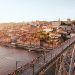 https://www.pexels.com/pl-pl/zdjecie/rzeka-most-wiszacy-miejski-portugalia-14700000/