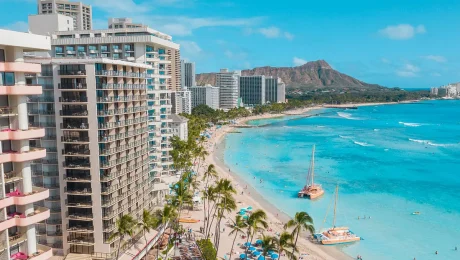 https://www.pexels.com/pl-pl/zdjecie/morze-plaza-surfer-niebieski-4321462/